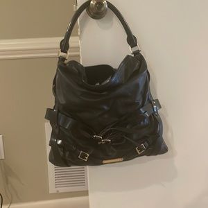 Gently used Burberry bag. Kept in original dust bag!